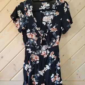 American Eagle Outfitters White and Pink Flutter Sleeve Sundress